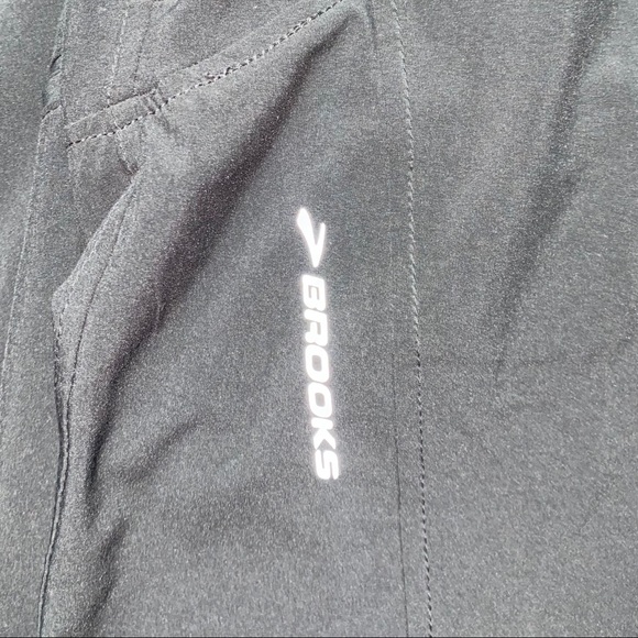 Men’s brooks running pants - Picture 7 of 9